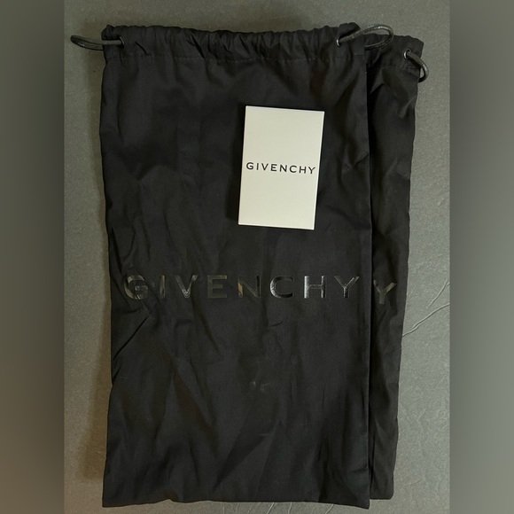 Givenchy Pool Slides - Picture 8 of 10